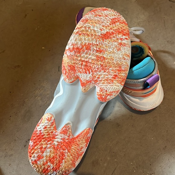 Jordans WHY NOT .5 basketball shoes excellent condition 9.5 - Picture 6 of 7